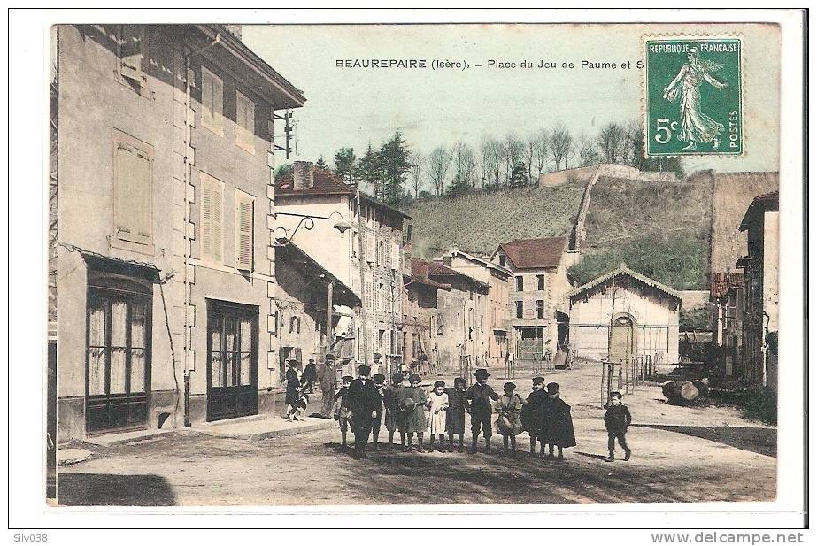 BEAUREPAIRE - PLACE DU JEU DE PAUME ET SALLE DU RUCHER - Beaurepaire