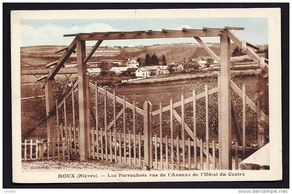 CPA  ANCIENNE- FRANCE- MOUX (58)- LES PERRUCHOTS VUS DE L'ANNEXE DE L'HOPITAL DU CENTRE- PORTAIL-PERGOLA BOIS- GROS PLAN - Autres & Non Classés