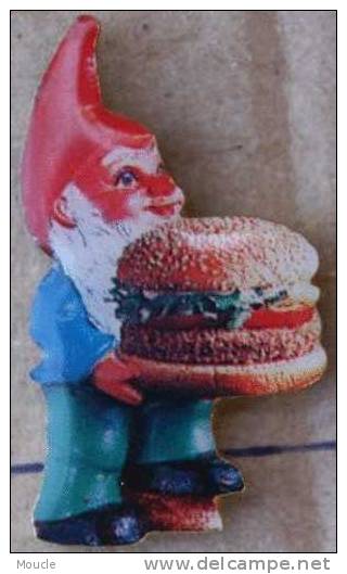 NAIN DE JARDIN AVEC UN HAMBURGER - Personajes Célebres