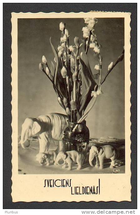 PORCELAIN ELEPHANTS AND VASE WITH FLOWERS 2 ,VINTAGE POSTCARD - Olifanten