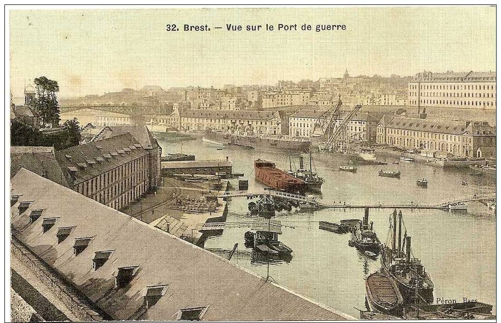 BREST - VUE SUR LE PORT DE GUERRE - BELLE CART  COLORISEE - N°32 - Circulé En 1909  - TBE - - Brest