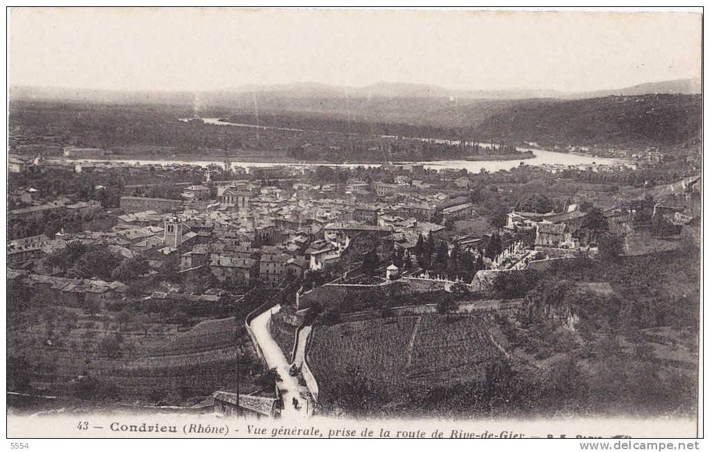 Cpa  69 Rhone Condrieux Vue Generale Prise De La Route De Rive De Gier - Condrieu