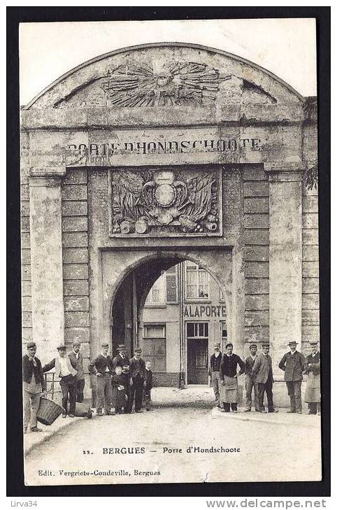 CPA  ANCIENNE- FRANCE- BERGUES (59)- PORTE D'HONDSCHOOTE EN TRES GROS PLAN AVEC BELLE ANIMATION - Bergues