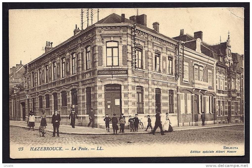 CPA  ANCIENNE- FRANCE- HAZEBROUCK (59)-  LA POSTE EN TRES GROS PLAN AVEC BELLE ANIMATION- VUE D'ANGLE - Hazebrouck