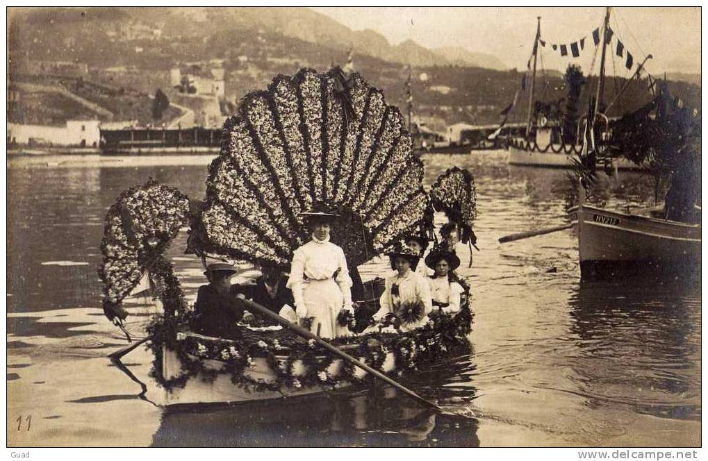 VILLEFRANCHE SUR MER - BATAILLE DE FLEURS - L´EVENTAIL - SUPERBE CARTE PHOTO - Villefranche-sur-Mer