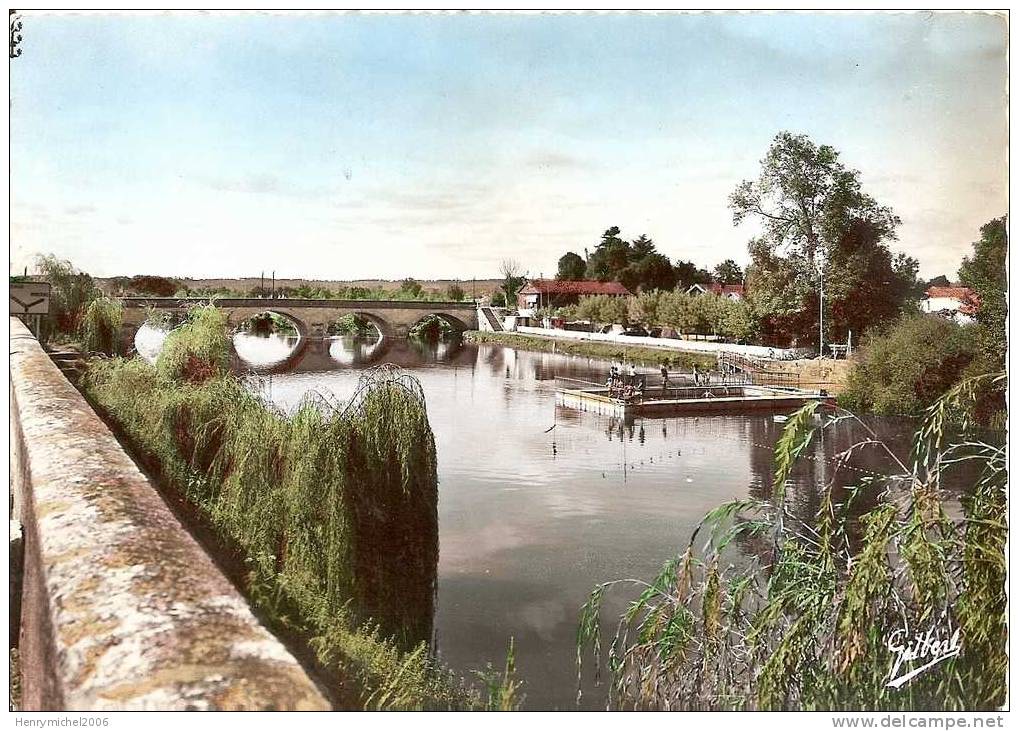 Dordogne - Mussidan , Le Pont Sur L'isle Et La Piscine En 1962, Ed Photo Gilbert De Jarnac - Autres & Non Classés