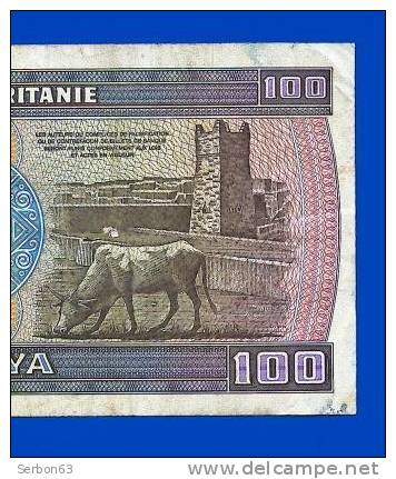 MONNAIE BILLET AFRIQUE BANQUE CENTRALE DE MAURITANIE 100 OUGUIYA N° 55667 R 006 DATE 28.11.1985 DEUX SIGNATURES