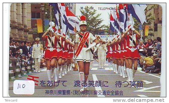 Télécarte JAPON * MAJORETTES (110) Musique Militaire Fanfare Military Music * Japan Phonecard MAJORETTE - Musik