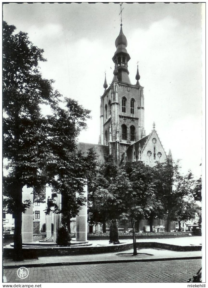 TIENEN-KERK VAN O.L.VROUW TEN POEL EN MONUMENT DER GESNEUVELDEN-TIRLEMONT - Tienen