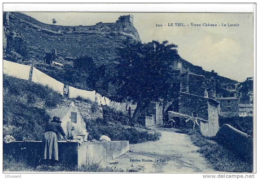 Carte Postale Ancienne Le Teil - Vieux Château. Le Lavoir - Métiers, Laveuses, Lavandières - Le Teil