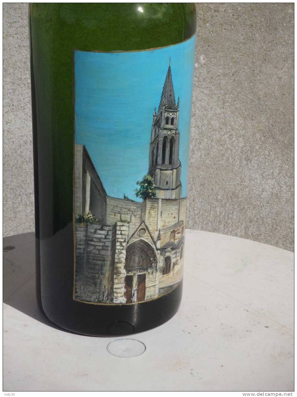 - VUE DE SAINT-EMILION . PEINTURE A L´HUILE ORIGINALE DE SYLVAIN GEORGES SUR BOUTEILLE DE VIN VIDE DE 6L - Wine