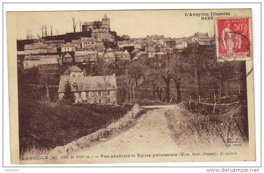 12 LAGUIOLE Vue Générale Et Eglise - Laguiole