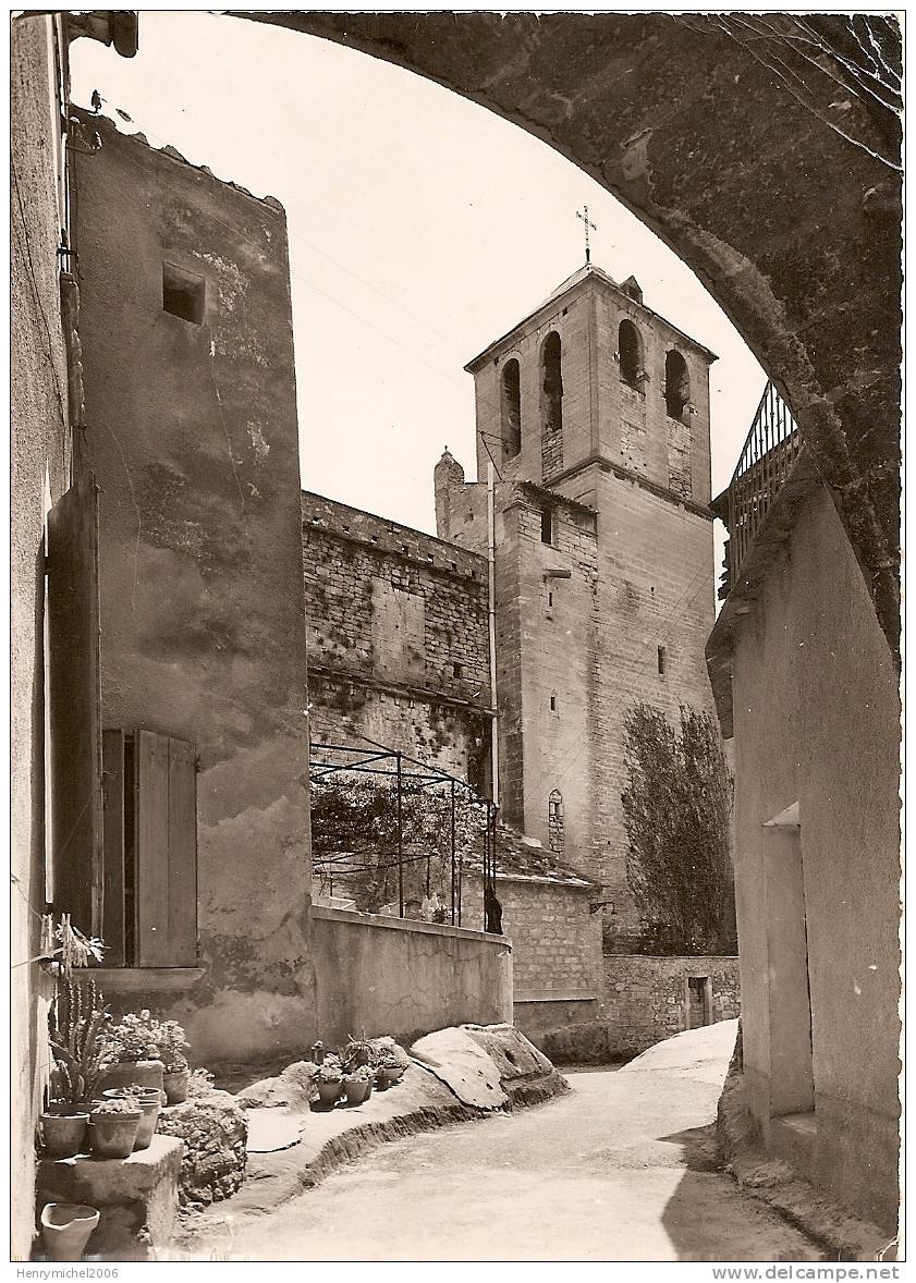 Vaucluse - Malaucene , Vieille Rue Et Eglise - Malaucene