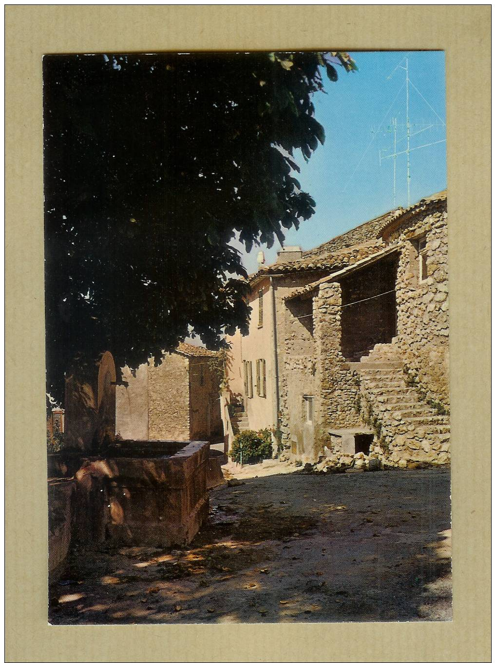 Carte Postale " 4369 - Bagnols En Foret ( 83. Var ) - La Fontaine Du Rond " - Andere & Zonder Classificatie