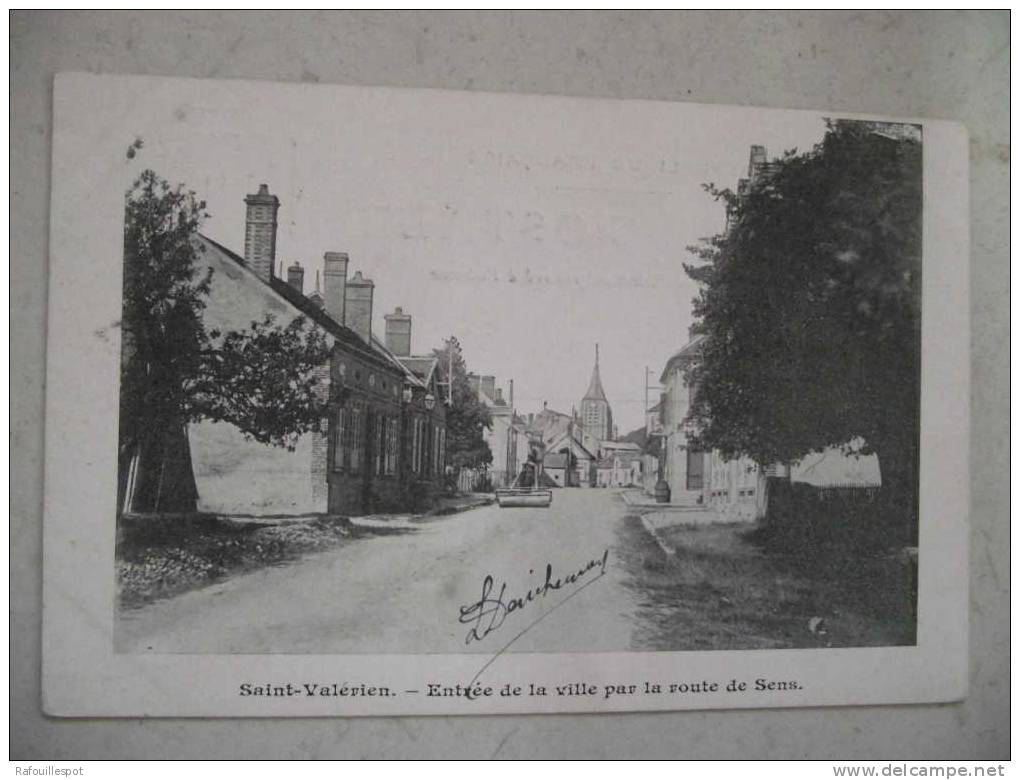 St Valerien Entree De La Ville Par Route De Sens - Saint Valerien