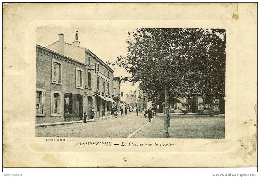 42   ANDREZIEUX       LA  PLACE DE L´EGLISE                 N° 2170 - Andrézieux-Bouthéon