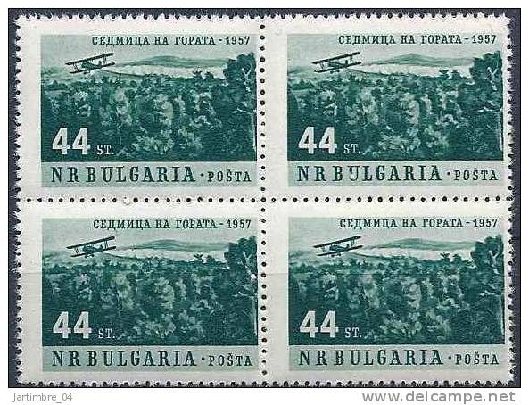 1957 BULGARIE 901** Forêt Et Avion, Bloc De 4 - Ongebruikt