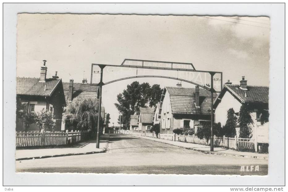 Le Blanc Mesnil. Le Stade. - Le Blanc-Mesnil