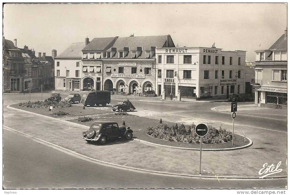 LA LOUPE : Place De L'Hotel De Ville - Le Rond Point - Variante PEU COURANTE - Editions De Luxe ESTEL - - Autres & Non Classés