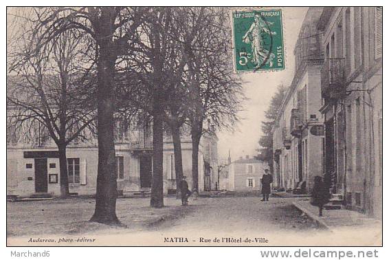 CHARENTE MARITIME MATHA RUE DE L HOTEL DE VILLE - Matha