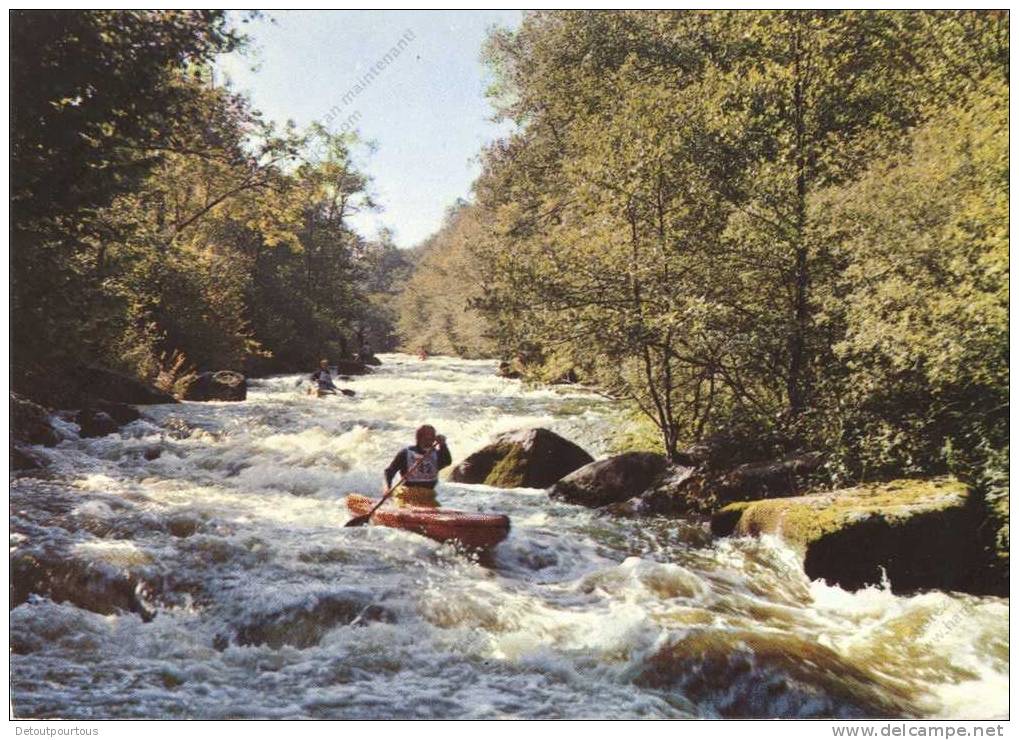 Morvan : Descente De La Cure En Canoë Kayac Kayak - Rowing