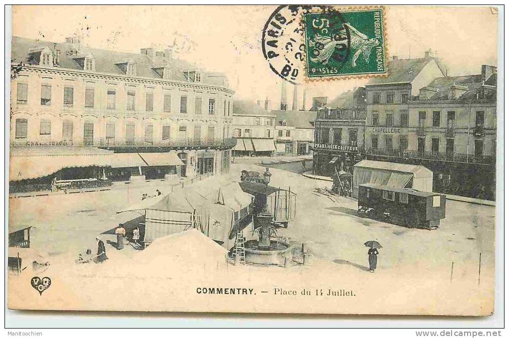 DEP 03 COMMENTRY PLACE DU 14 JUILLET AVEC ROULOTTES FETE FORAINE ? - Commentry