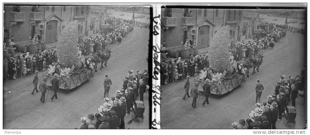 PLAQUE PHOTO VERRE STEREO - MA266 - VENDEE - LES SABLES D'OLONNE - CAVALCADE 08/1926  (Rare Et Inédite) - Plaques De Verre