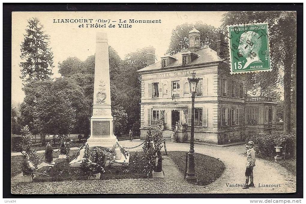 CPA  ANCIENNE- FRANCE- LIANCOURT (60)-  LE MONUMENT AUX MORTS EN GROS PLAN ET L'HOTEL DE VILLE- ANIMATION - Liancourt