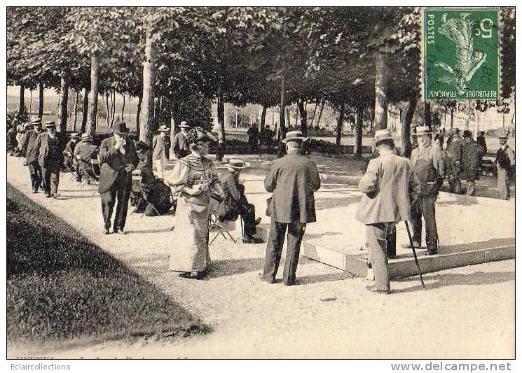 Vittel      88     Le Jeu De Boules..Pétanque  (voir Scan) - Contrexeville