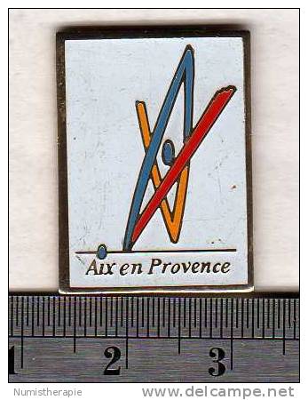 1 Pin´s : Aix-en-Provence 13100 - Villes