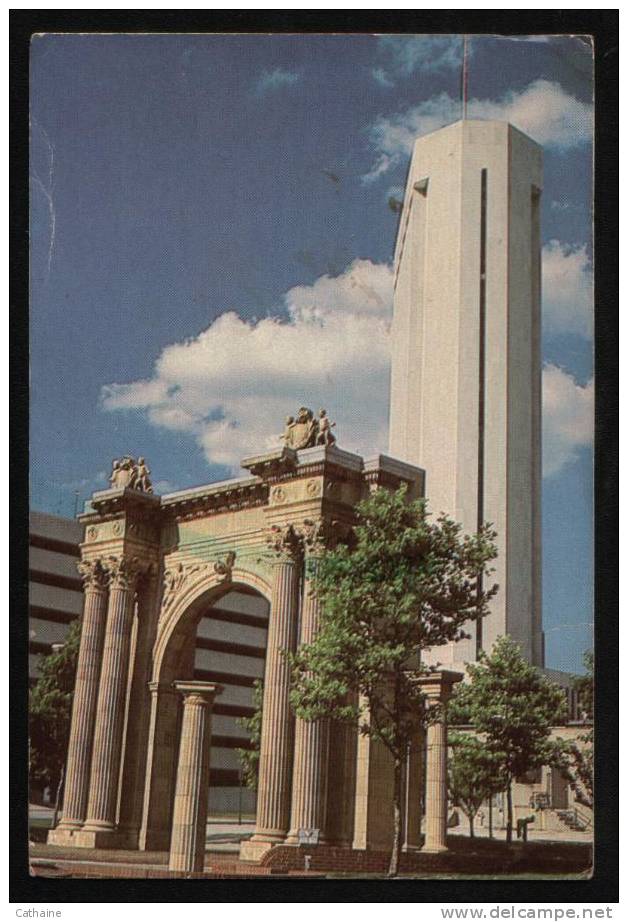 AMERIQUE  . ETATS UNIS . OHIO / ARCH PARK NATIOWIDE PLAZA COLONBUS . OHIO - Akron