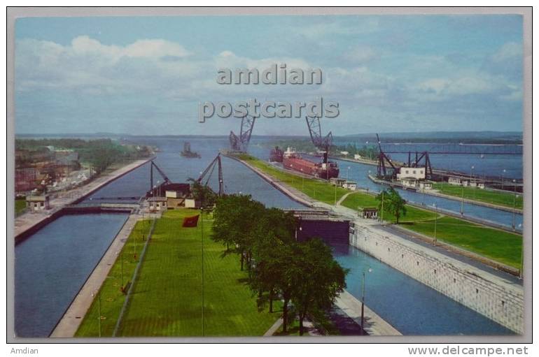SOO LOCKS  Between  Lake Superior And Lower Great - MI Old MICHIGAN Postcard Ca 1950-60s - USA - Sonstige & Ohne Zuordnung