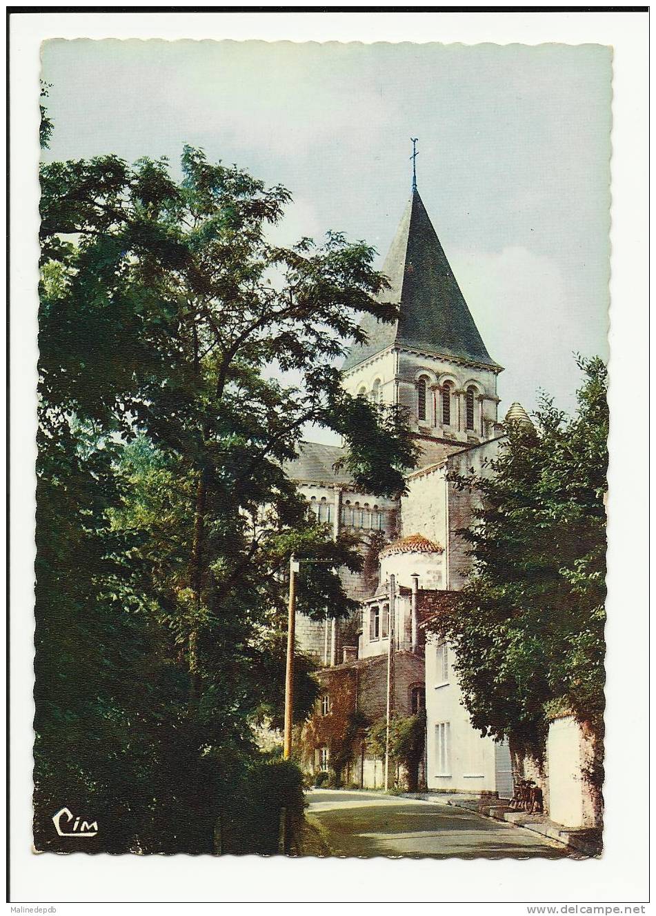 CP   -  MAREUIL SUR LAY - La Vieiiels Rue Du Puits Sans Tour Et L'Abside De L'Eglise Romane - Mareuil Sur Lay Dissais