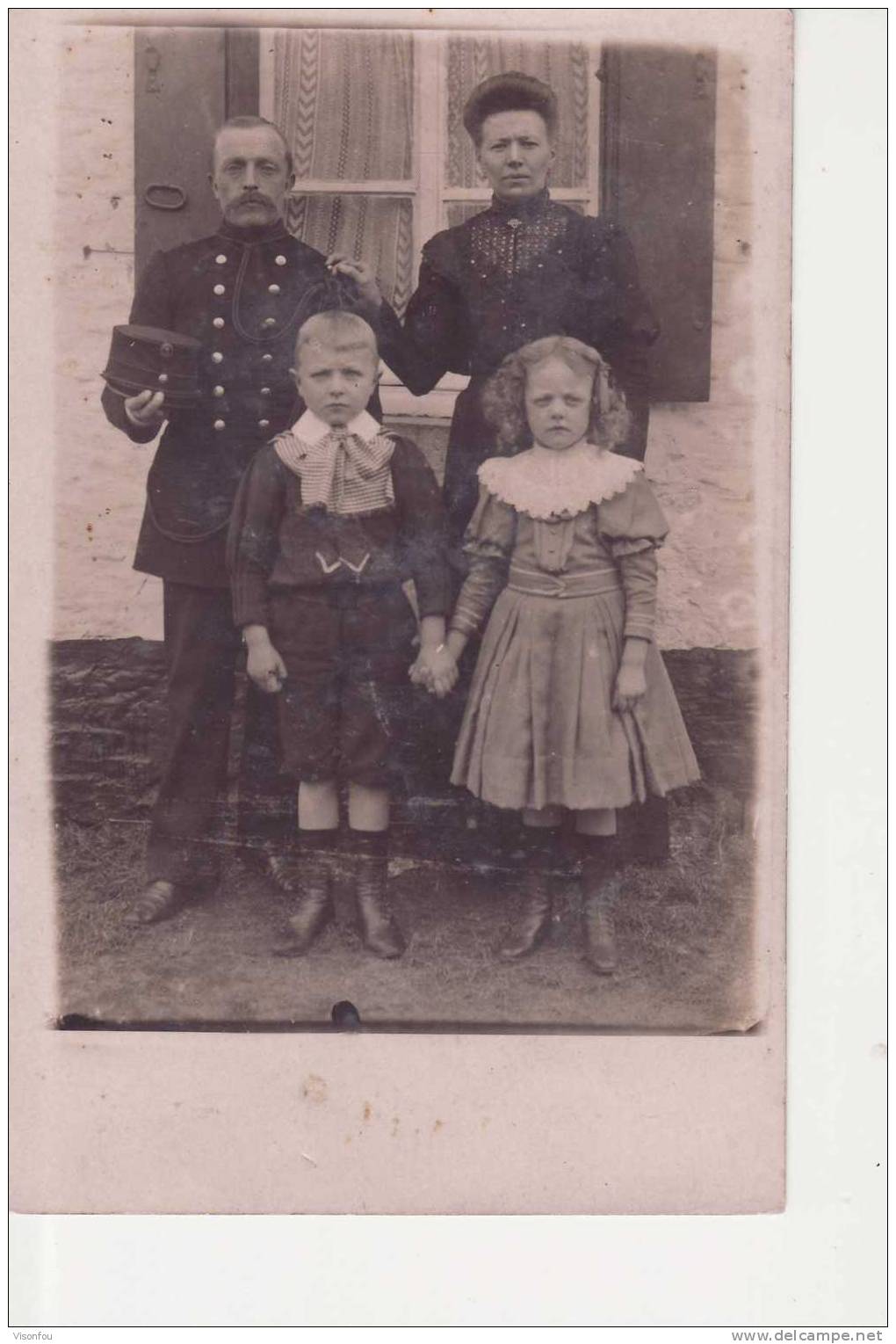 Carte Photo Ancienne : Gendarme Et Sa Famille ???? - Polizei - Gendarmerie