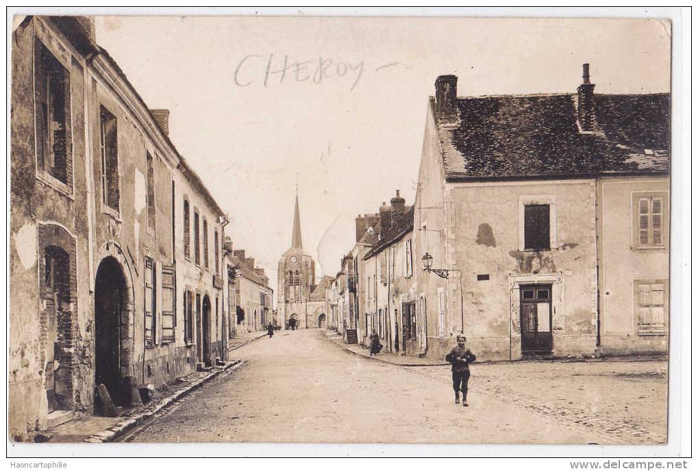 Cheroy : Carte Photo Rue De L'hotel De Ville - Cheroy