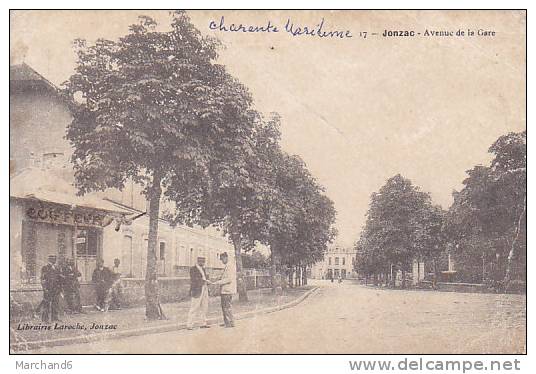 CHARENTE MARITIME JONZAC AVENUE DE LA GARE  Edit Laroche Froissée Abimé En L état - Jonzac