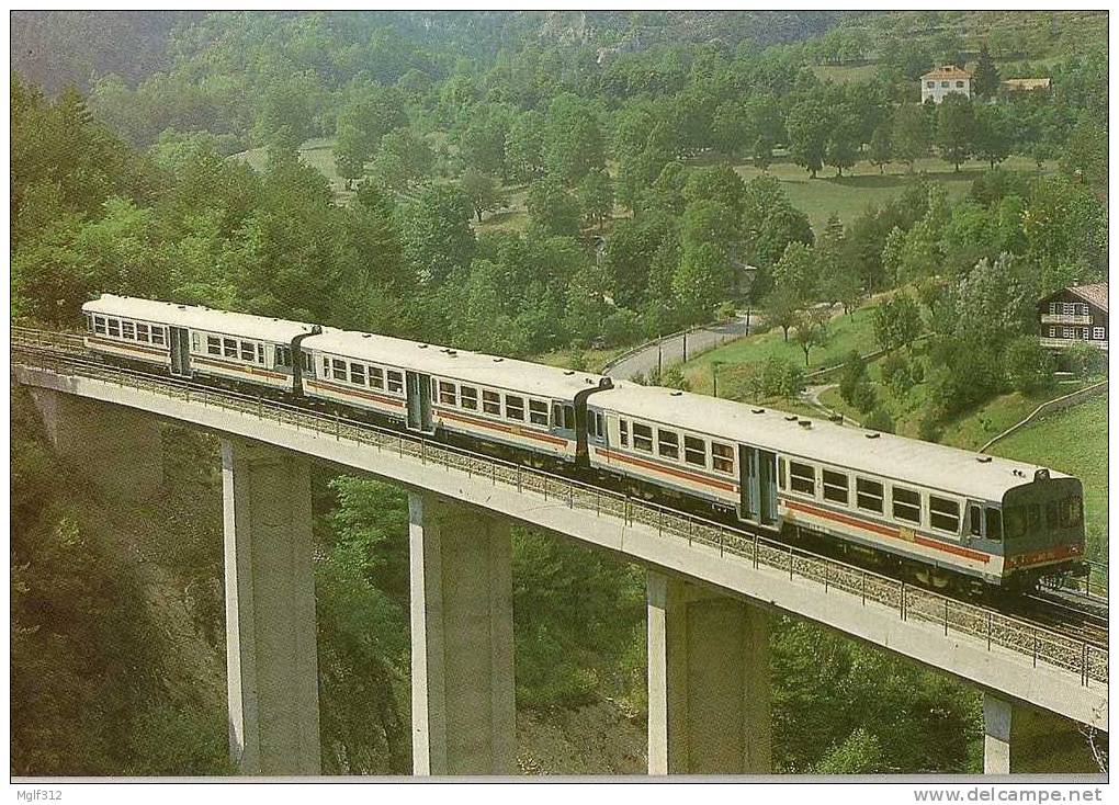 FRANCE Autorails Aln 663 Des FS Train CUNEO-NICE à VIEVOLA (06) En Aout 1985 - Trains