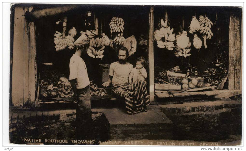 RP- CEYLON - NATIVE BOUTIQUE SHOWING A GREAT VARIETY OF FRUITS  (NICE ANIMATION)- A582 - Sri Lanka (Ceylon)