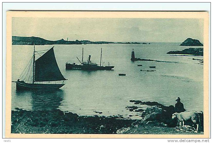 Dép 29 -  Bateaux De Pêche - Ouessant - Baie De Lampaul -  Bon état Général - Ouessant