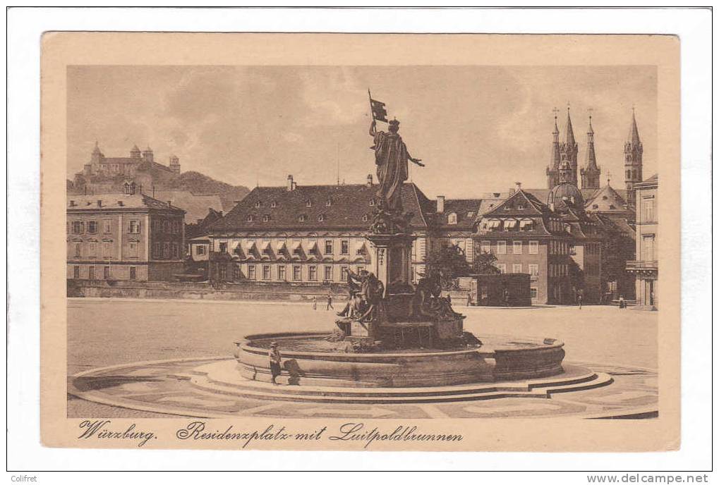 Bavière          Würzburg         Residenzplatz Mit Luitpoldbrunnen - Wuerzburg