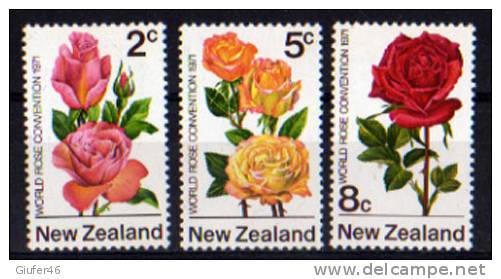 New Zeland - 1971 - N. 751 - 53 - Nuovo Non Linguellato 3 Val, Serie  Cpl - FIORI - - Nuevos