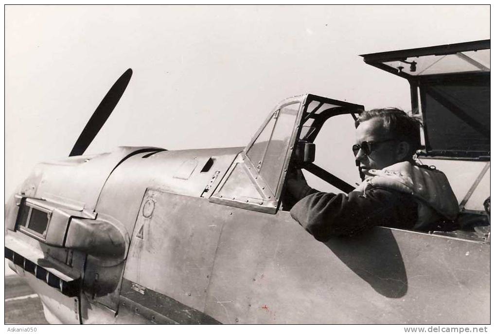 Pilote Dans Son Bf 109 E - Aviation