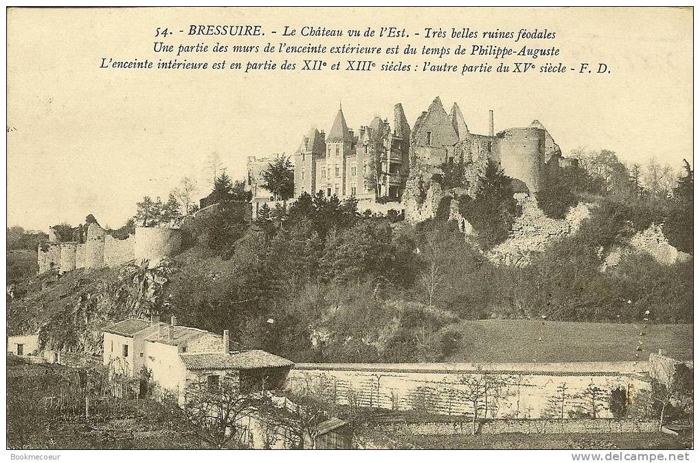 79   BRESSUIRE  LE CHATEAU VU DE L´EST  TRES BELLES RUINES FEODALES - Bressuire