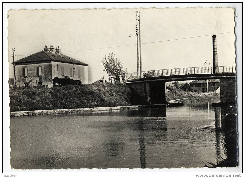 21  -  LES LAUMES  -  LE CANAL DE BOURGOGNE  -  CPM 1940/50 - Autres & Non Classés