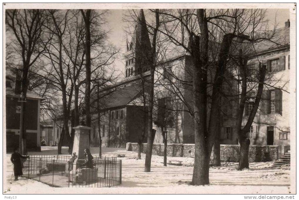 Embrun - "Jardin De L'Evêché - CPSM Bordure Blanche.  1946 - Embrun