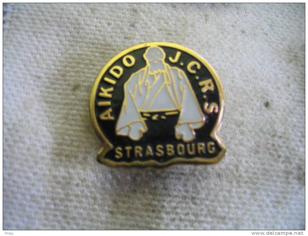 Pin´s De AIKIDO De STRASBOURG Club J.C.R.S. - Judo