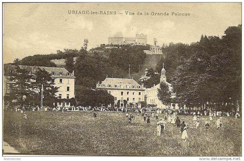 38 URIAGE LES BAINS  VUE DE LA GRANDE PELOUSE - Uriage