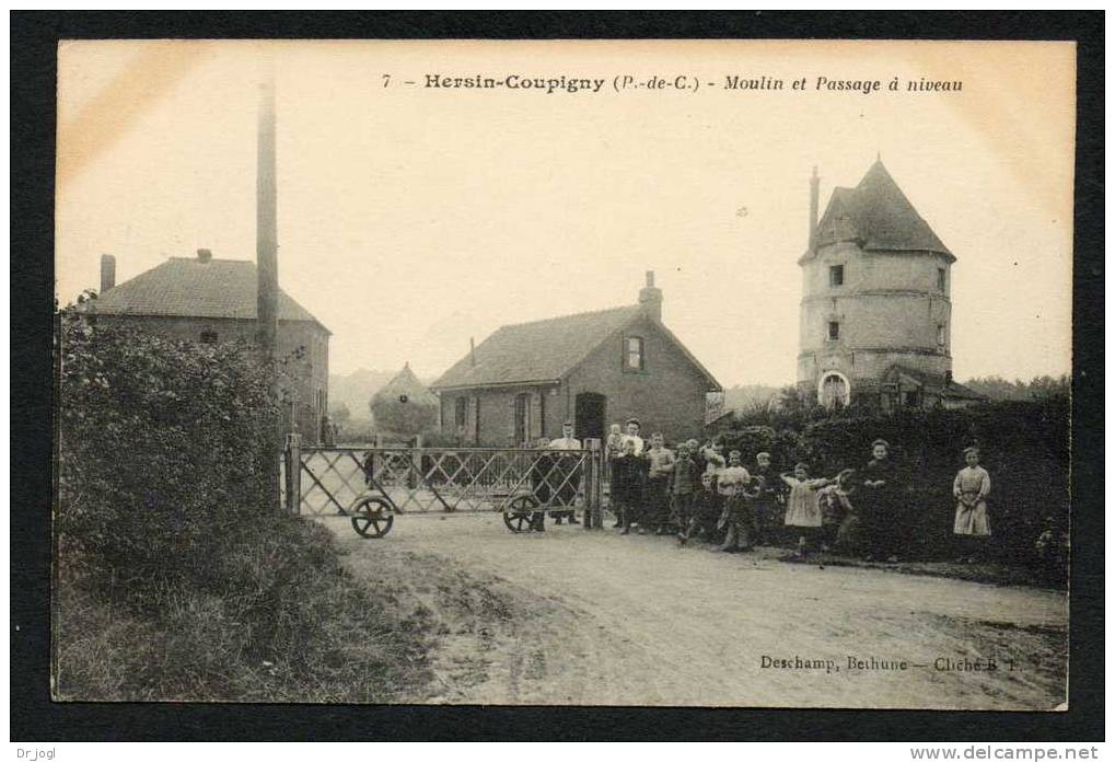 FR735) Hersin-Coupigny - Moulin Et Passage à Niveau - Lens