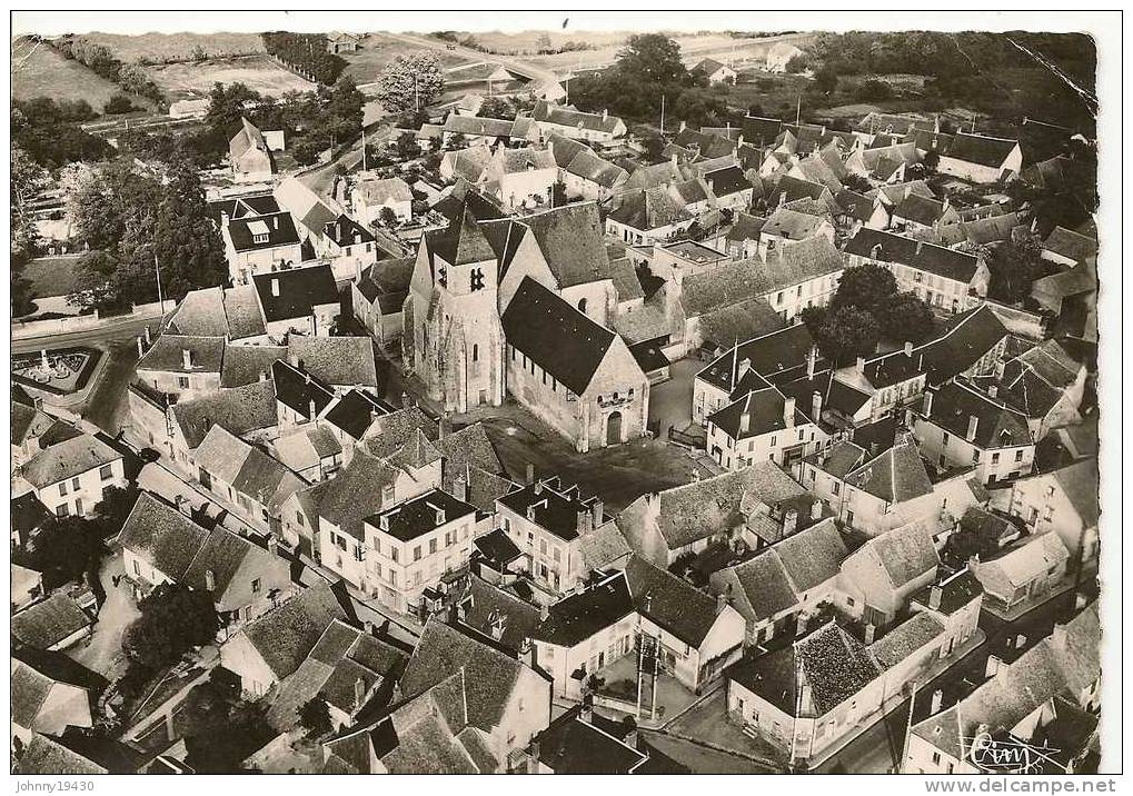 BEAULIEU-SUR-LOIRE - VUE AERIENNE SUR LE CENTRE - Autres & Non Classés