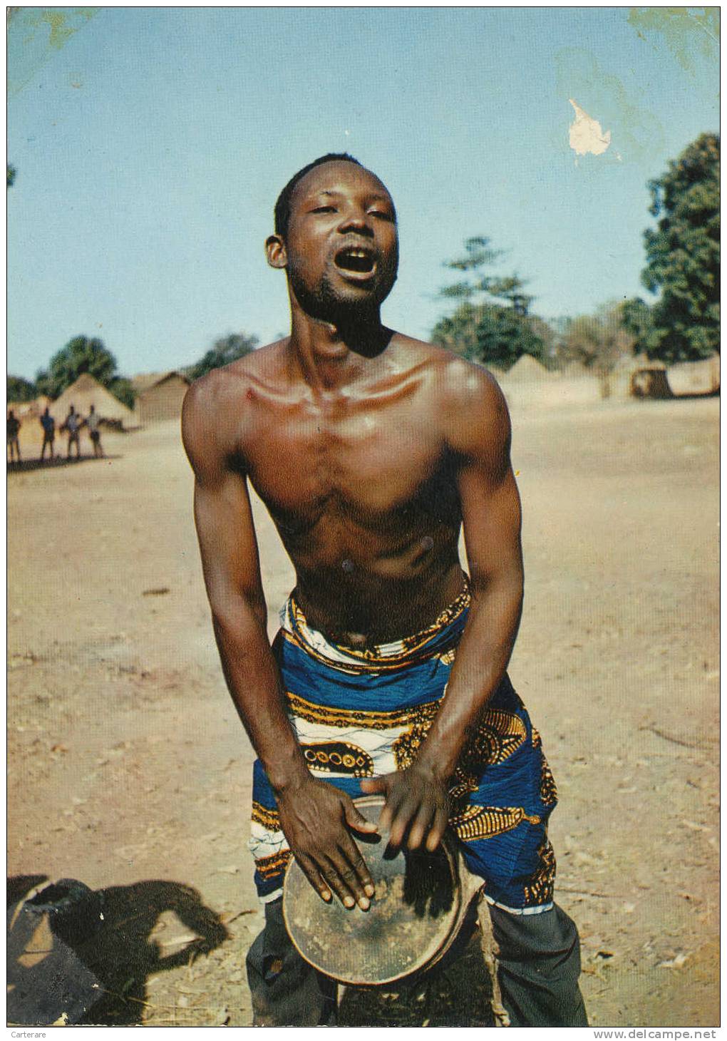 AFRIQUE,TAM-TAM,musicien Africain,idiophone à Son Déterminée,instrument De Percussion à Peau - Costa D'Avorio